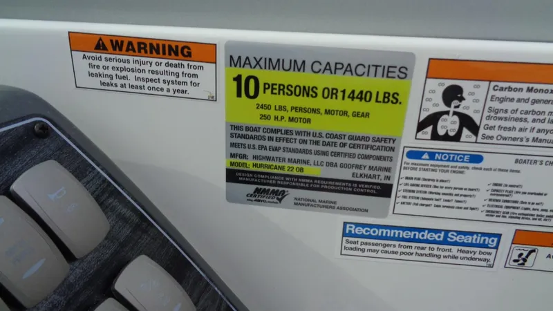 Slide: The Image of Hurricane SunDeck 2200 OB 2018 - 15