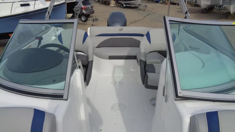 Slide: The Image of Hurricane SunDeck 2200 OB 2018 - 8