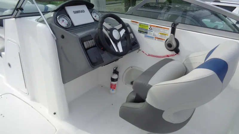 Slide: The Image of Hurricane SunDeck 2200 OB 2018 - 9