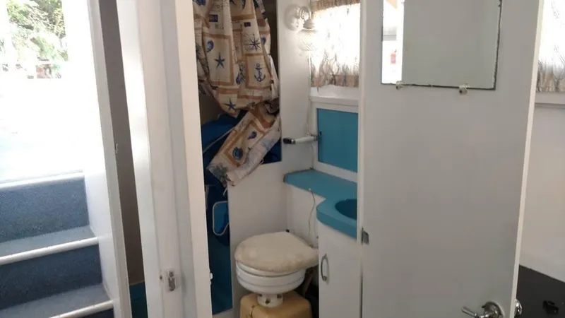 Slide: The Image of Chris-Craft Catalina 33 1973 - 5