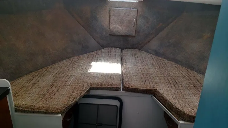 Slide: The Image of Chris-Craft Catalina 33 1973 - 9