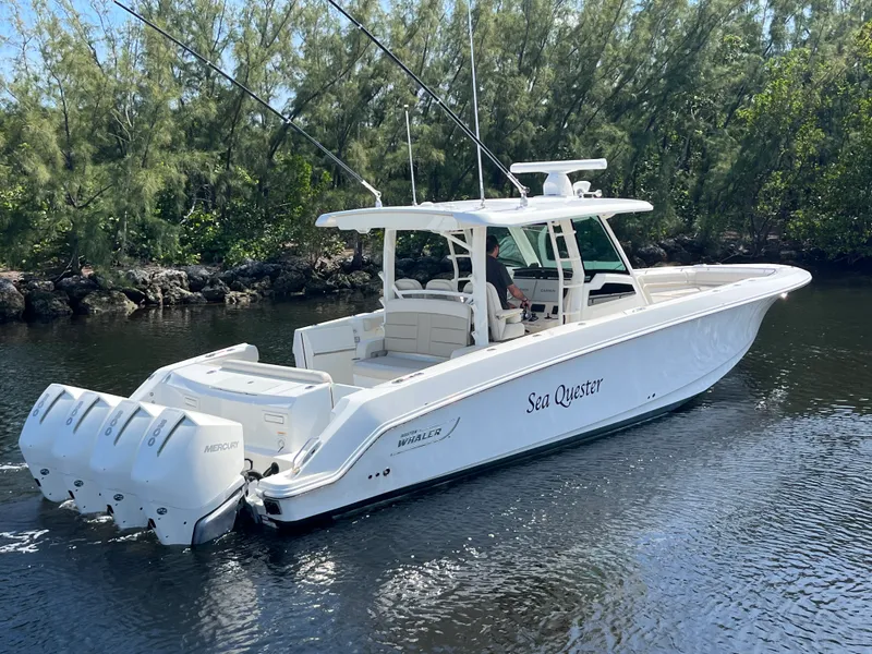 Slide: The Image of Boston Whaler 380 OUTRAGE 2021 - 1