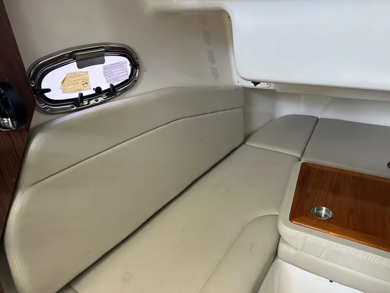 Slide: The Image of Boston Whaler 380 OUTRAGE 2021 - 29