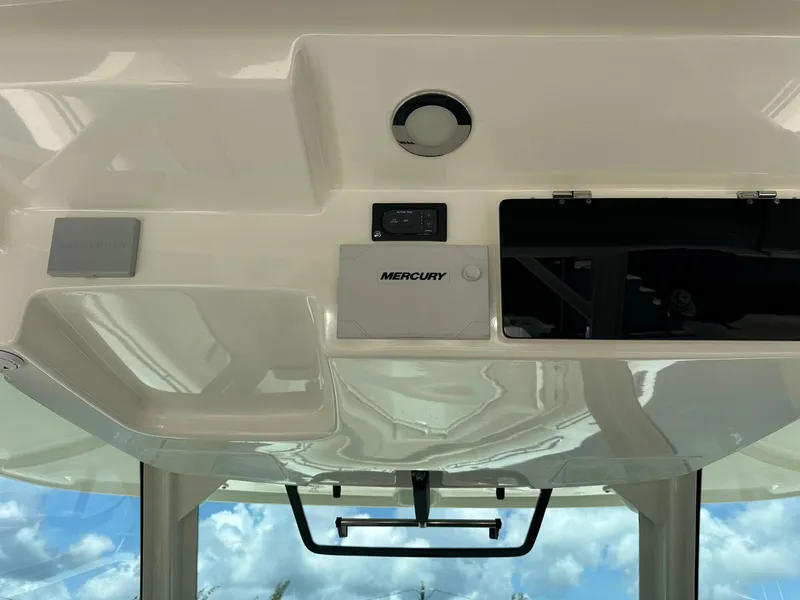 Slide: The Image of Boston Whaler 380 OUTRAGE 2021 - 23