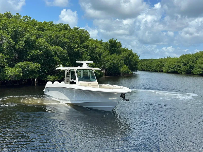 Slide: The Image of Boston Whaler 380 OUTRAGE 2021 - 2