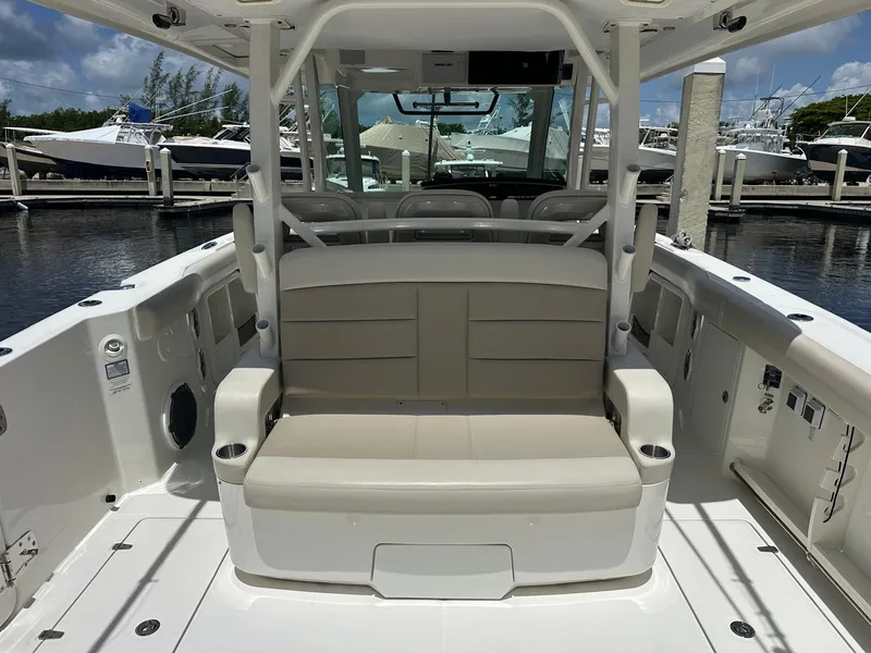 Slide: The Image of Boston Whaler 380 OUTRAGE 2021 - 30