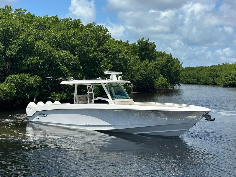 Slide: The Image of Boston Whaler 380 OUTRAGE 2021 - 1