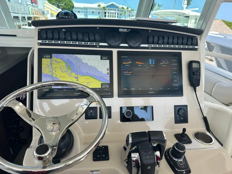 Slide: The Image of Boston Whaler 380 OUTRAGE 2021 - 22