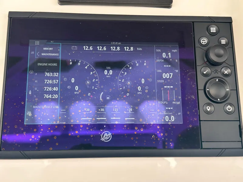 Slide: The Image of Boston Whaler 380 OUTRAGE 2021 - 25
