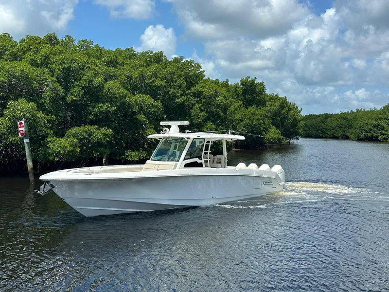 Slide: The Image of Boston Whaler 380 OUTRAGE 2021 - 6