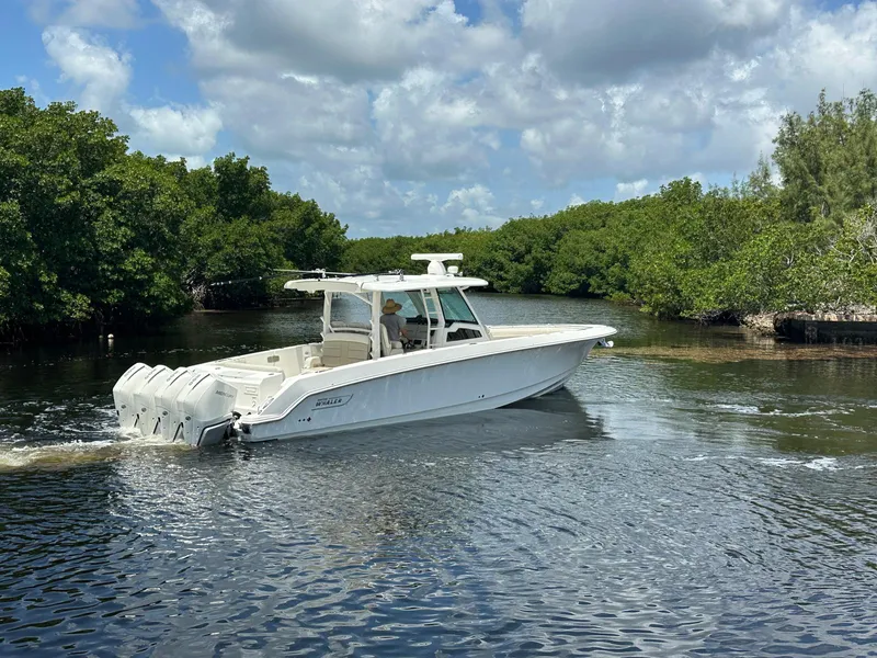 Slide: The Image of Boston Whaler 380 OUTRAGE 2021 - 10
