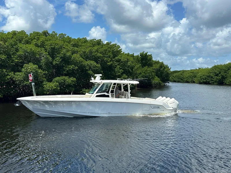 Slide: The Image of Boston Whaler 380 OUTRAGE 2021 - 7