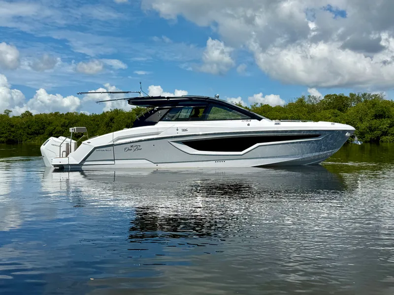 The Image of Cruisers 42 GLS OB 2024 - 0
