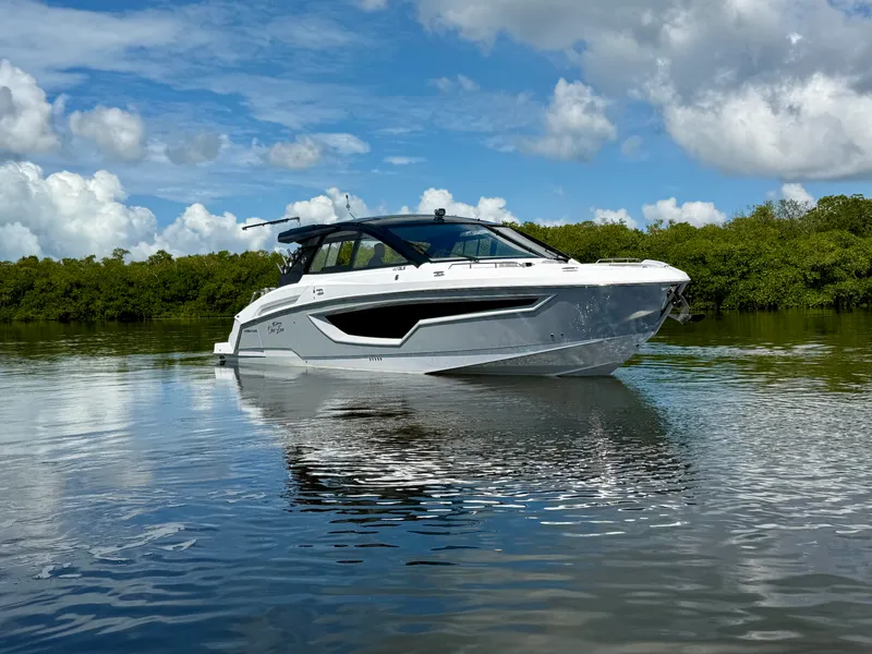 Slide: The Image of Cruisers 42 GLS OB 2024 - 10