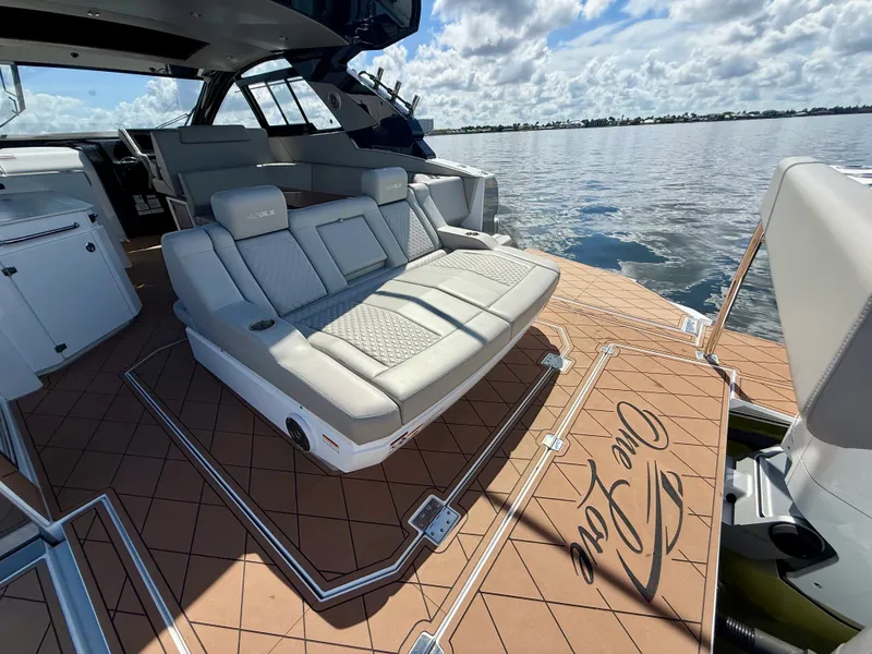 Slide: The Image of Cruisers 42 GLS OB 2024 - 14