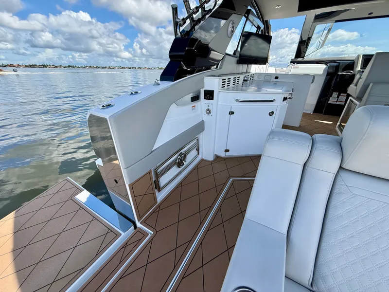 Slide: The Image of Cruisers 42 GLS OB 2024 - 17