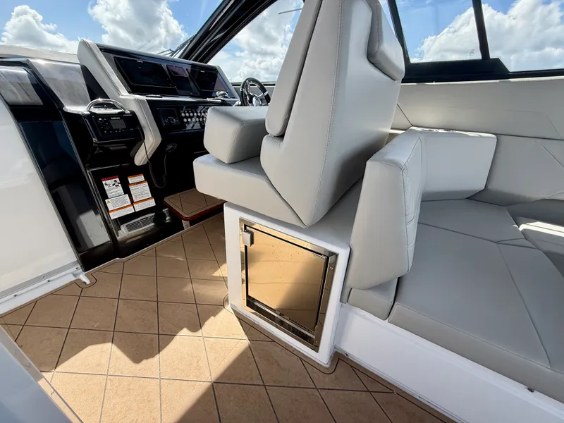 Slide: The Image of Cruisers 42 GLS OB 2024 - 32