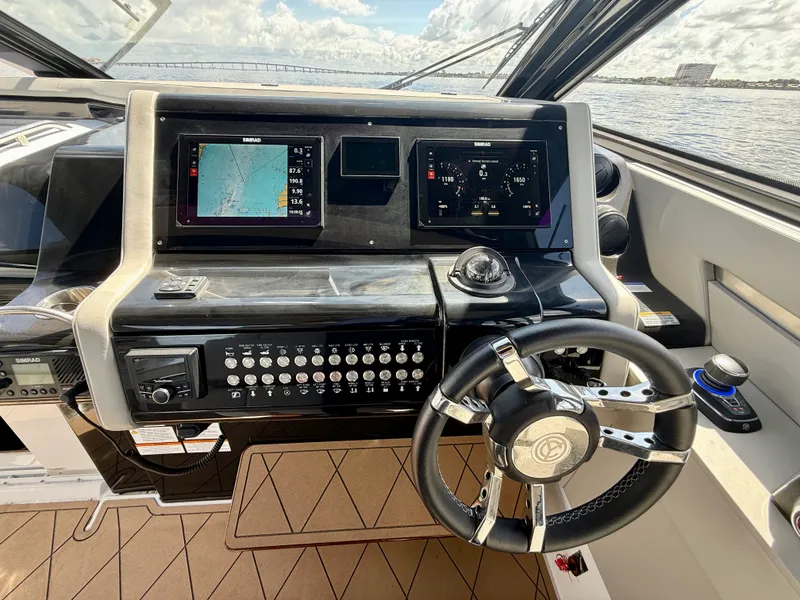 Slide: The Image of Cruisers 42 GLS OB 2024 - 36