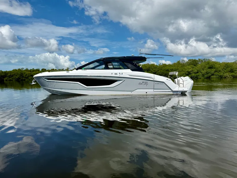 Slide: The Image of Cruisers 42 GLS OB 2024 - 5