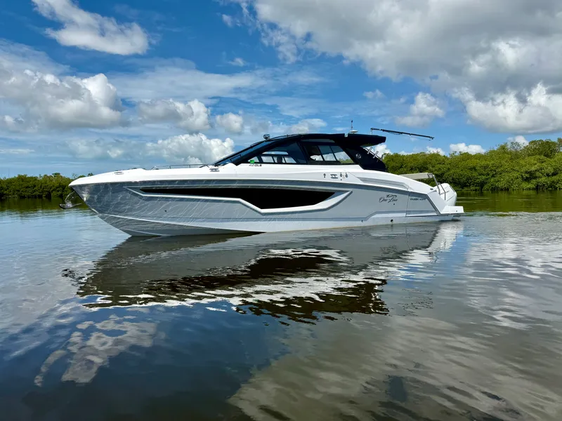 Slide: The Image of Cruisers 42 GLS OB 2024 - 6