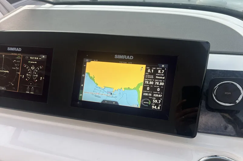 Slide: The Image of Sea Ray 310 SLX OB 2021 - 2