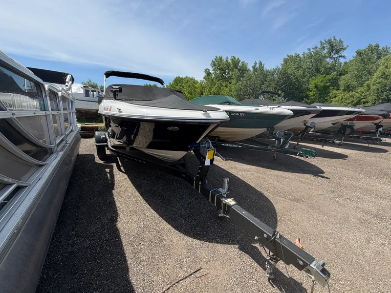 Slide: The Image of Bayliner VR4 Bowrider 2023 - 1