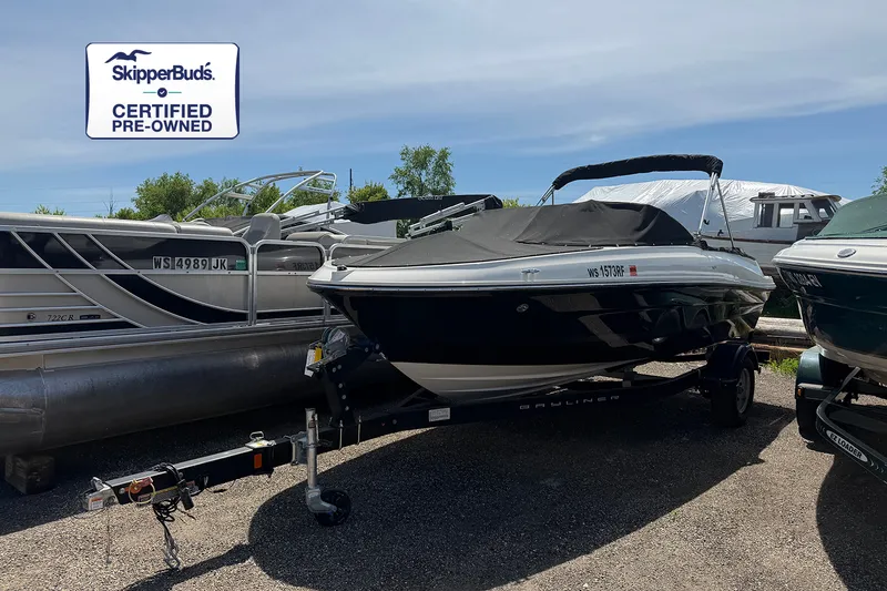 The Image of Bayliner VR4 Bowrider 2023 - 0