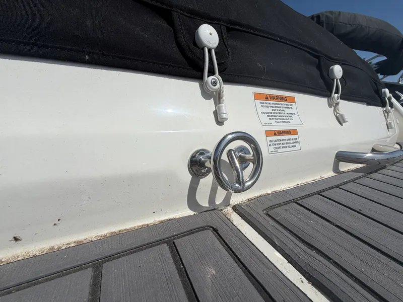 Slide: The Image of Bayliner VR4 Bowrider 2023 - 5