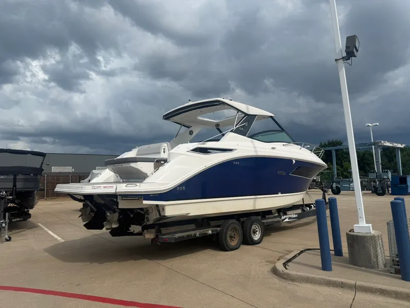 Slide: The Image of Sea Ray 320 SUNDANCER 2020 - 2