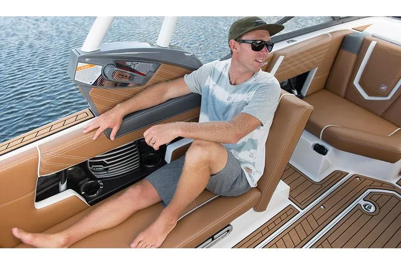 Slide: The Image of Nautique Super Air Nautique G23 2016 - 3