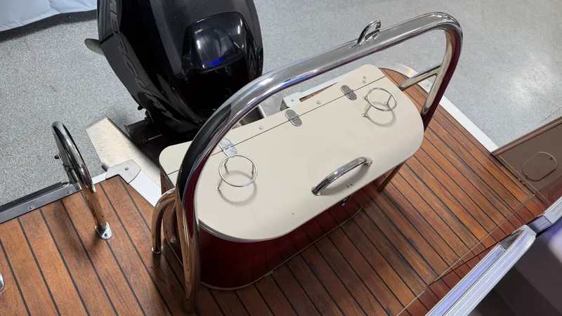 Slide: The Image of Avalon 2585 CATALINA ENT 2018 - 15