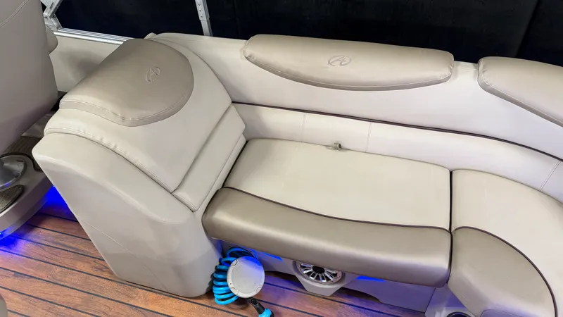 Slide: The Image of Avalon 2585 CATALINA ENT 2018 - 32