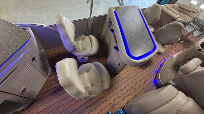 Slide: The Image of Avalon 2585 CATALINA ENT 2018 - 37