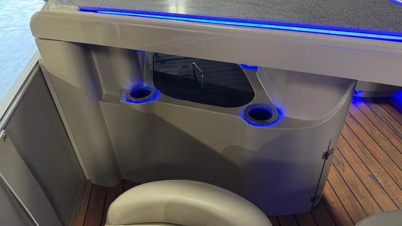 Slide: The Image of Avalon 2585 CATALINA ENT 2018 - 39