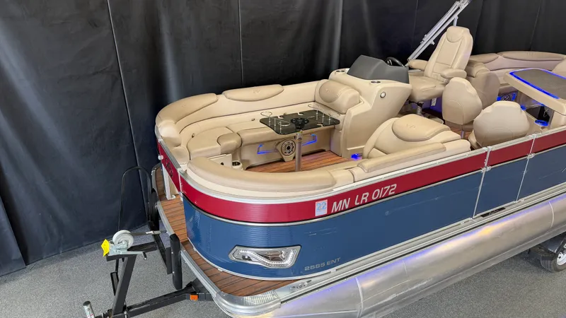 Slide: The Image of Avalon 2585 CATALINA ENT 2018 - 4