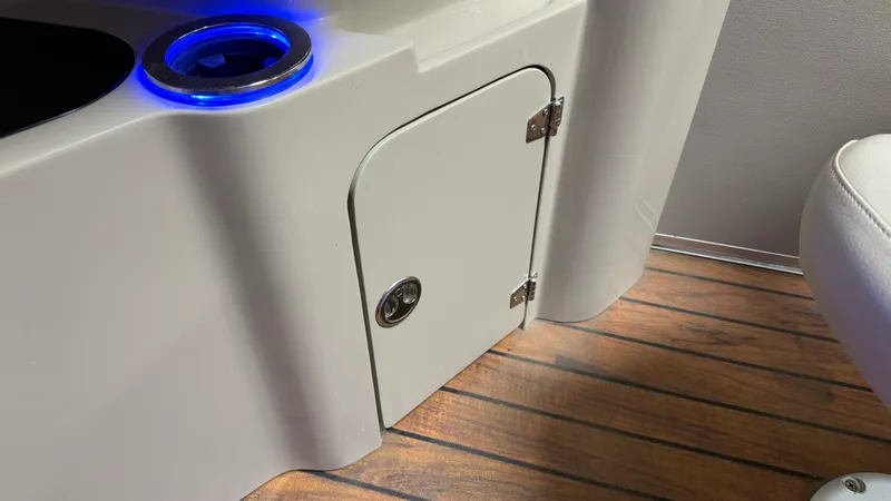Slide: The Image of Avalon 2585 CATALINA ENT 2018 - 45