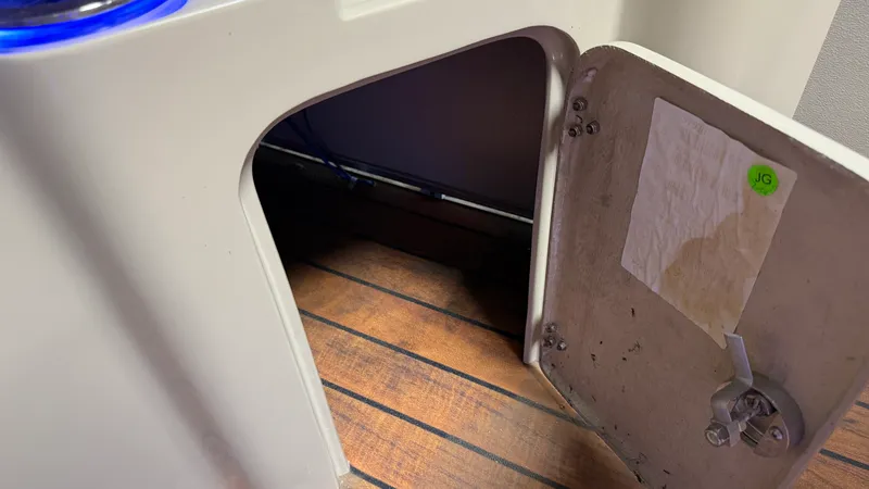Slide: The Image of Avalon 2585 CATALINA ENT 2018 - 46