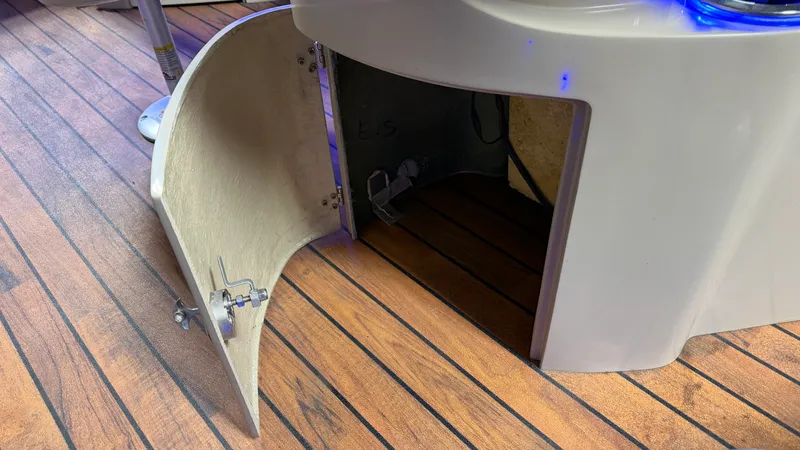 Slide: The Image of Avalon 2585 CATALINA ENT 2018 - 48