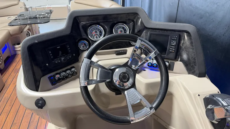 Slide: The Image of Avalon 2585 CATALINA ENT 2018 - 54