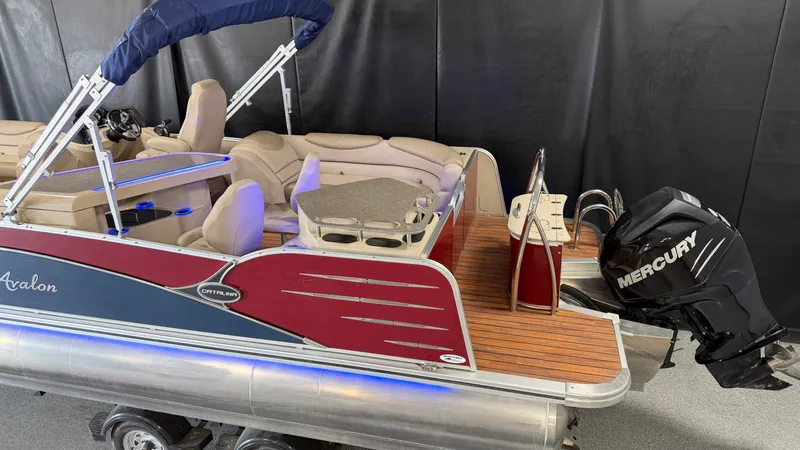 Slide: The Image of Avalon 2585 CATALINA ENT 2018 - 6