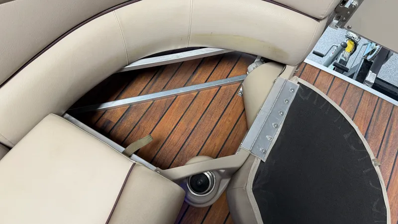 Slide: The Image of Avalon 2585 CATALINA ENT 2018 - 67