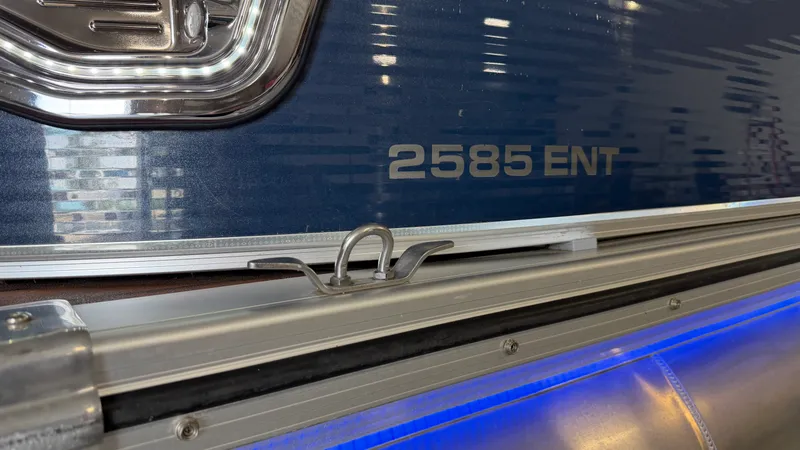 Slide: The Image of Avalon 2585 CATALINA ENT 2018 - 84