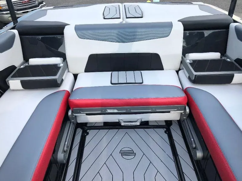 Slide: The Image of Malibu Wakesetter 23 LSV 2018 - 10