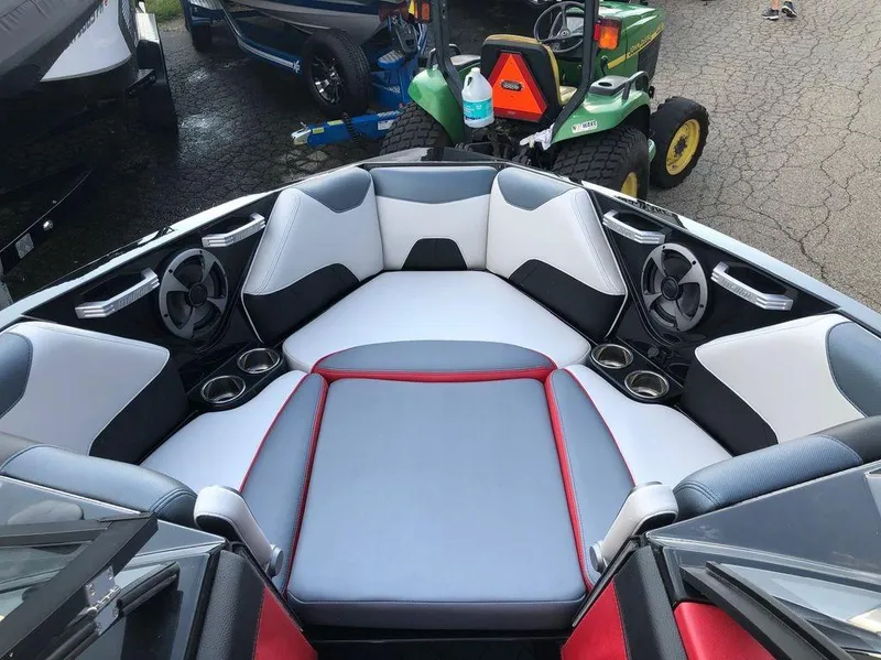 Slide: The Image of Malibu Wakesetter 23 LSV 2018 - 11