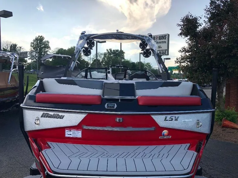 Slide: The Image of Malibu Wakesetter 23 LSV 2018 - 12