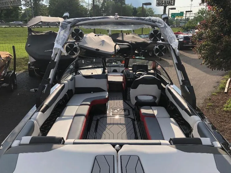 Slide: The Image of Malibu Wakesetter 23 LSV 2018 - 13