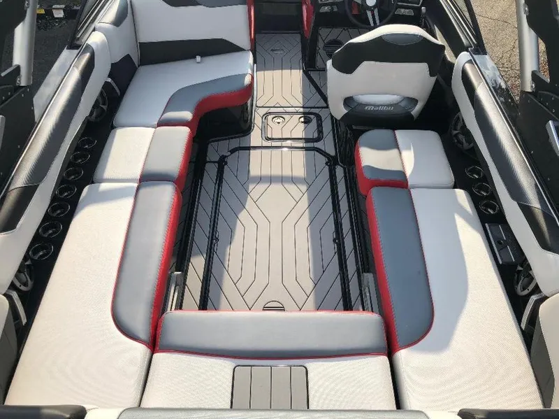 Slide: The Image of Malibu Wakesetter 23 LSV 2018 - 22