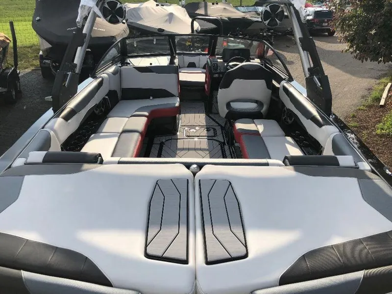 Slide: The Image of Malibu Wakesetter 23 LSV 2018 - 23