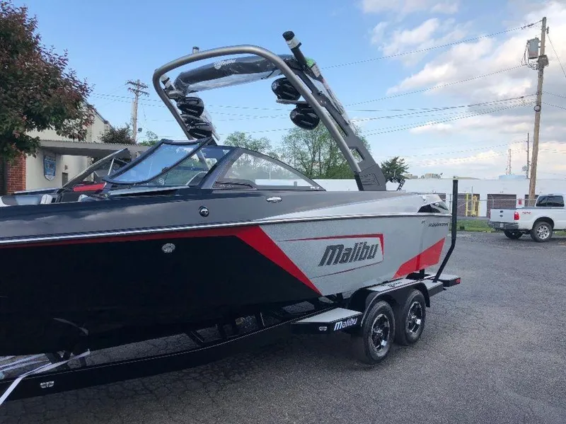 Slide: The Image of Malibu Wakesetter 23 LSV 2018 - 24