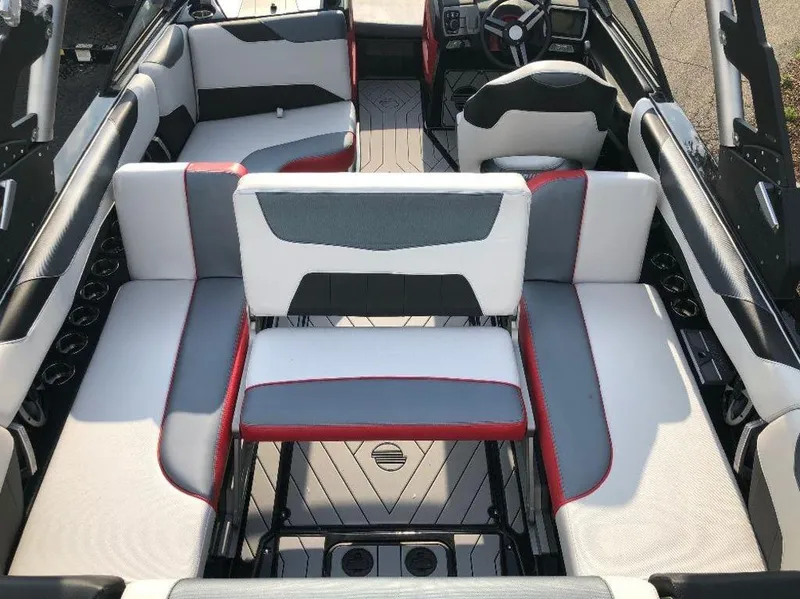 Slide: The Image of Malibu Wakesetter 23 LSV 2018 - 3